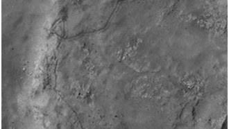 Астрономы сфотографировали следы марсохода "Оппортьюнити" с орбиты
