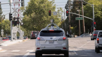 Google ищет пилотов для беспилотных автомобилей
