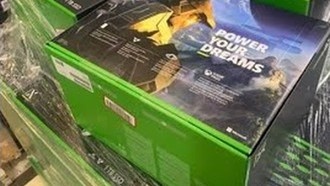 Первая распаковка Xbox Series X