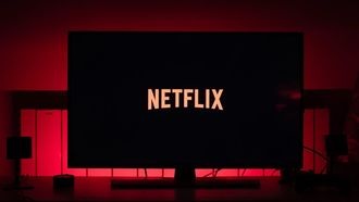 Netflix представил рейтинг самых популярных сериалов и фильмов