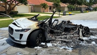 Электромобиль Jaguar I-Pace сгорел дотла во время зарядки